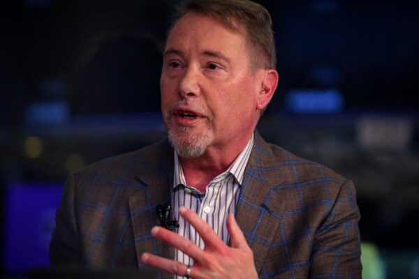 Jeffrey Gundlach says it's a ‘going nowhere’ market, warns of private credit strains