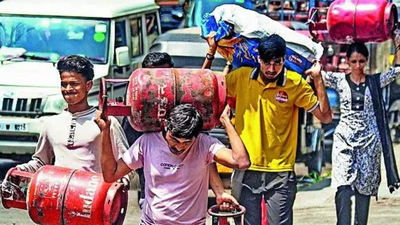 Have PNG access but not switched? Govt will stop LPG refills | India News