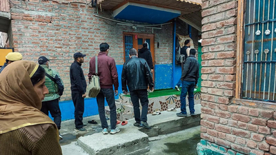 Kashmir Terror Recruitment: Terror recruitment case: Raids in 10 locations in 3 Kashmir districts | India News