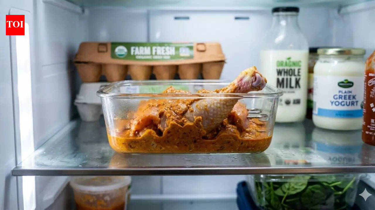 How many days can cooked chicken stay in the fridge before it becomes risky to eat |