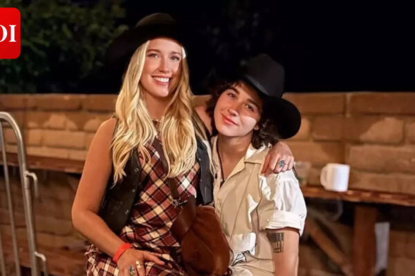 ‘Pitch Perfect’ star Anna Camp opens up about her sexuality: ‘I'm really proud to be bisexual’ |