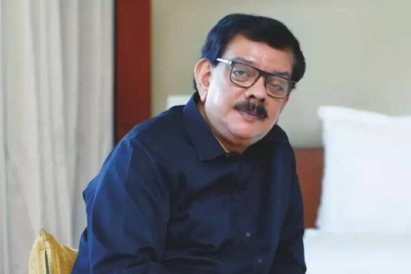 Priyadarshan criticises large entourages on a film set: 'I will see 30 people who are doing nothing on a set and still getting money' | Hindi Movie News