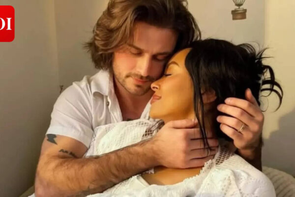 'Vampire Diaries' star Kat Graham welcomes first baby with Bryant Wood; Nina Dobrev and Nikki Reed congratulate |