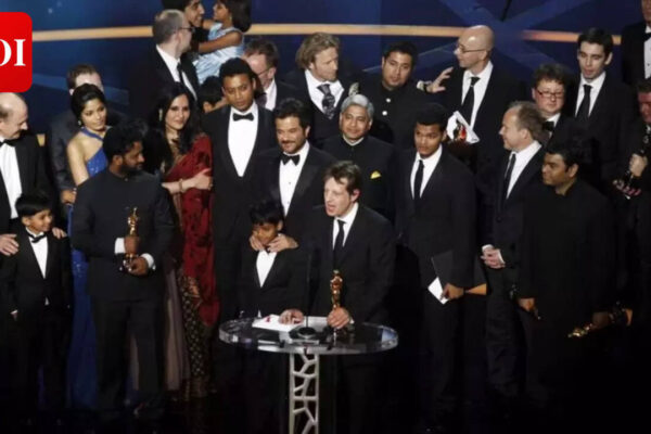 ‘Slumdog Millionaire’ at the 2009 Oscars: The most memorable moments from its historic Academy Awards night |