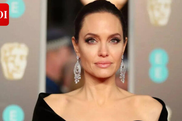 Angelina Jolie Brad Pitt Divorce: When Angelina Jolie refused to talk about divorce with Brad Pitt | English Movie News