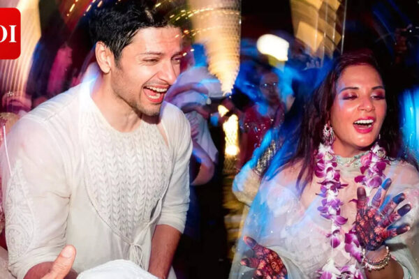 Richa Chadha Anniversary: Richa Chadha gets sweet anniversary message from Ali Fazal: 'See It worked out' | Hindi Movie News
