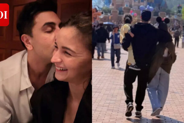 Ranbir Kapoor kisses Alia Bhatt in intimate click from birthday celebrations; couple spends weekend with daughter Raha at Disneyland - PICS |