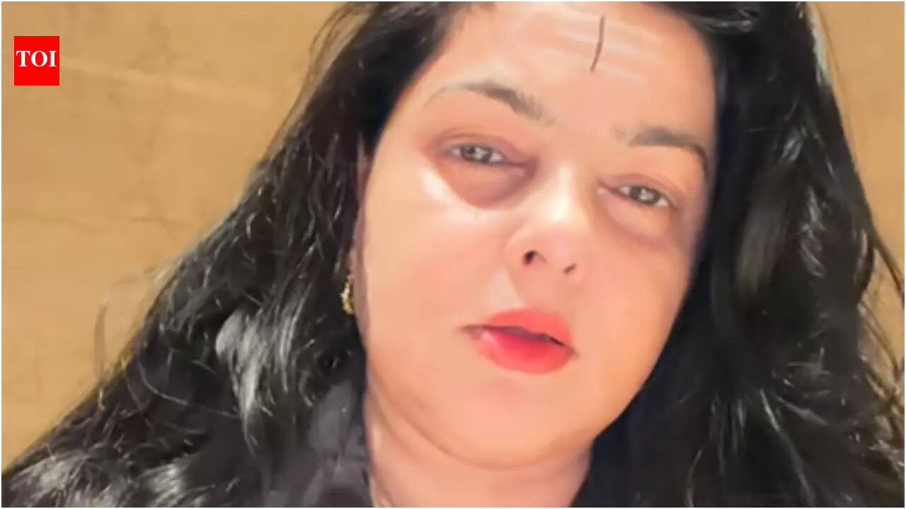 Mamta Kulkarni: 'I ended up performing the whole song': Mamta Kulkarni reveals how Salman and Shah Rukh Khan pranked her on ‘Karan Arjun’ set |