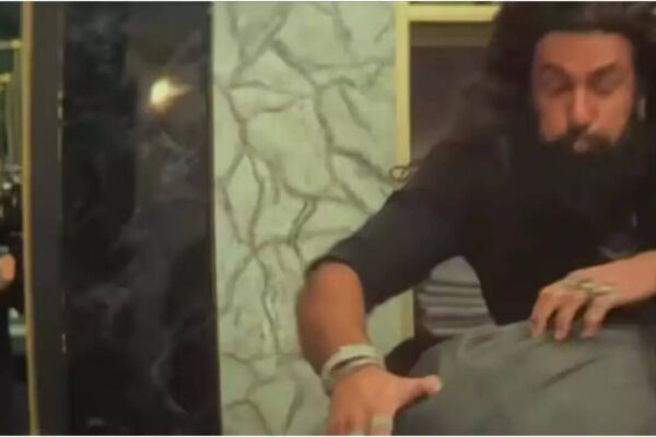 ‘Dhurandhar 2’: Fans catch cameraman reflection in Ranveer Singh fight scene, peak detailing goes viral |