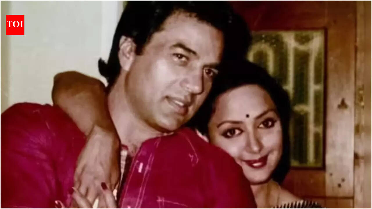 When Hema Malini confessed 'love at first sight' with ‘married’ Dharmendra; ‘can't see right or left’ | Hindi Movie News