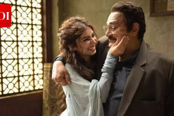 Rakesh Bedi hits back at ‘creepy’ comments over Sara Arjun shoulder kiss at Dhurandhar event: 'I’ve always treated her like this' |