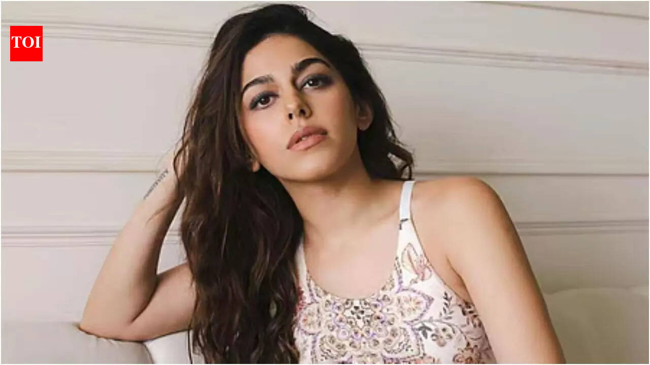 "I'm not the type to hide, lie...": Alaya F REACTS to plastic surgery buzz, denies nose job and lip fillers | Hindi Movie News