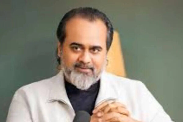 Acharya Prashant Quote: Quote of the day by Acharya Prashant: “The quality of this moment decides the quality of life. If this is life, then the worthiness of this moment is the worthiness of life”