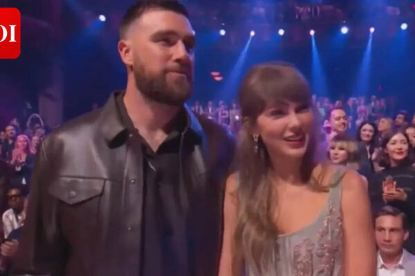 Taylor Swift and Travis Kelce make their first joint appearance as an engaged couple at iHeartRadio Music Awards - WATCH |
