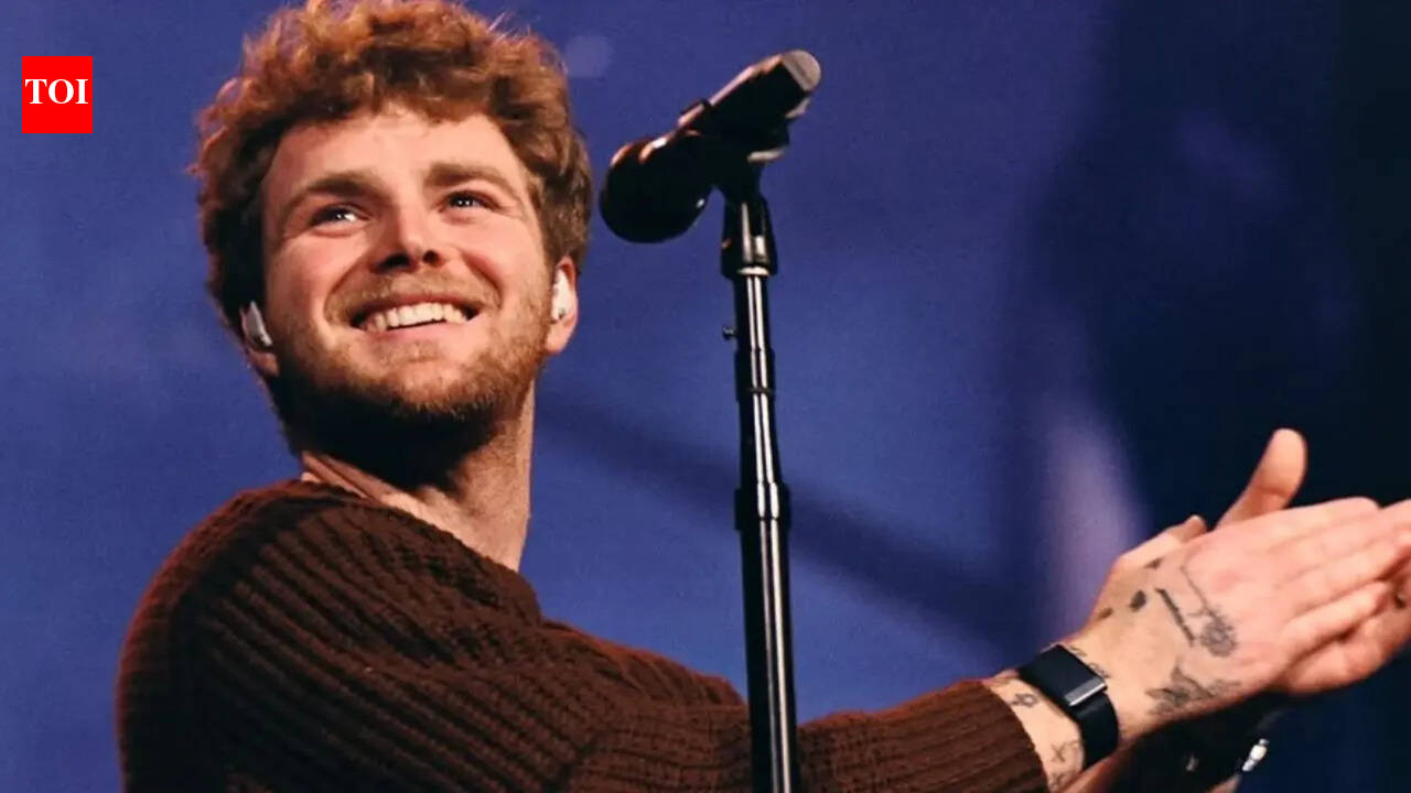 Alex Warren dedicates Artist of the Year Win to late parents at 2026 iHeartRadio Music Awards: ‘I know you're watching’ |