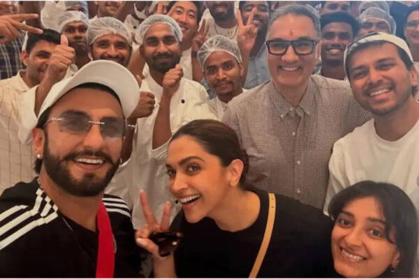Dhurandhar 2: ‘Dhurandhar 2’ star Ranveer Singh and Deepika Padukone dosa date at Chowpatty, couple poses with staff- See pic | Hindi Movie News