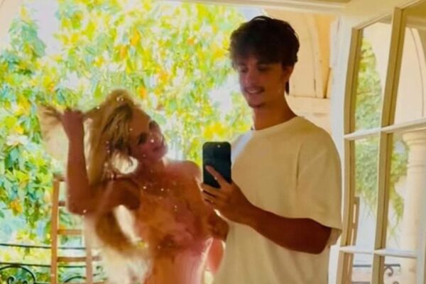 Britney Spears returns to Instagram after DUI arrest, shares video with son Jayden | English Movie News