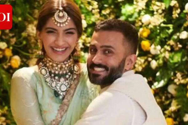 Sonam Kapoor, Anand Ahuja welcome second baby boy: ‘Vayu is overjoyed to welcome his little brother' | Hindi Movie News
