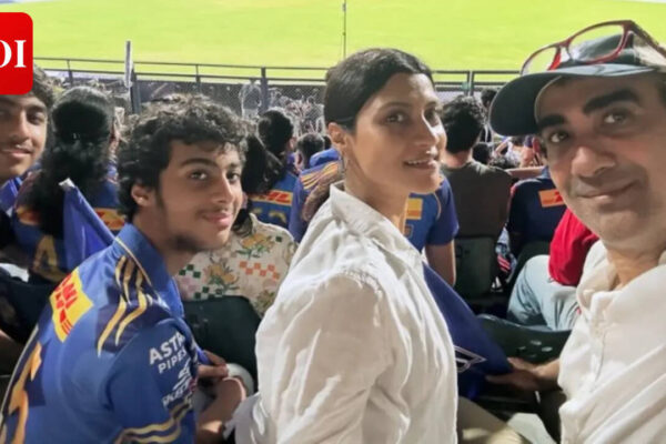 Ranvir Shorey and Konkona Sen Sharma's son is all grown up; former couple REUNITE as they pose with son Haroon Shorey for rare family photo |