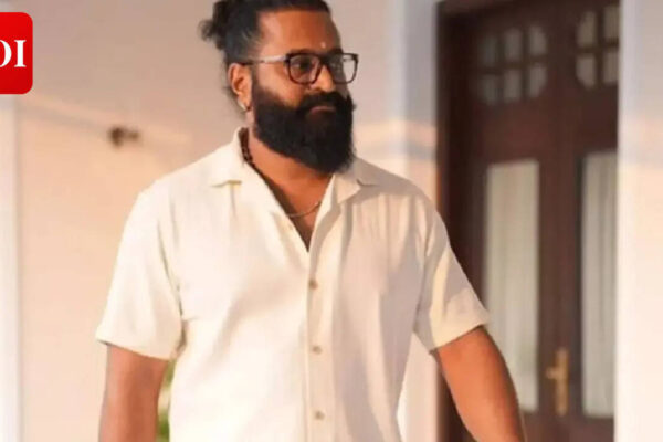 Rishab Shetty unfollows almost everyone on Instagram except THESE 3; 'Kantara' actor's action leaves fans curious |