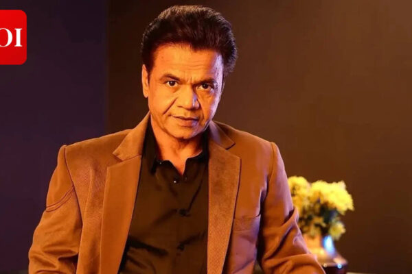 Rajpal Yadav thanks Sonu Sood, Tej Pratap Yadav, Rao Inderjeet Singh and others for financial help in Rs 9 crore case | Hindi Movie News