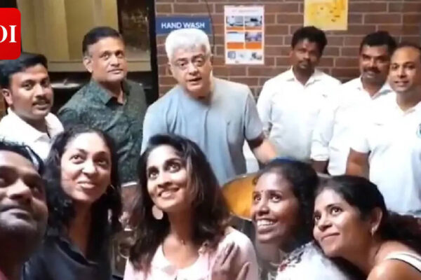 'Did you make it like I said?' Ajith and Shalini’s fun cooking video is hard to miss | Tamil Movie News