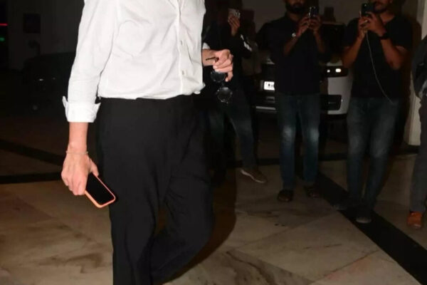 Manish Malhotra’s mother Garima Malhotra passes away: Karan Johar, Aishwarya-Abhishek, Kiara Advani-Sidharth offer condolences | Hindi Movie News