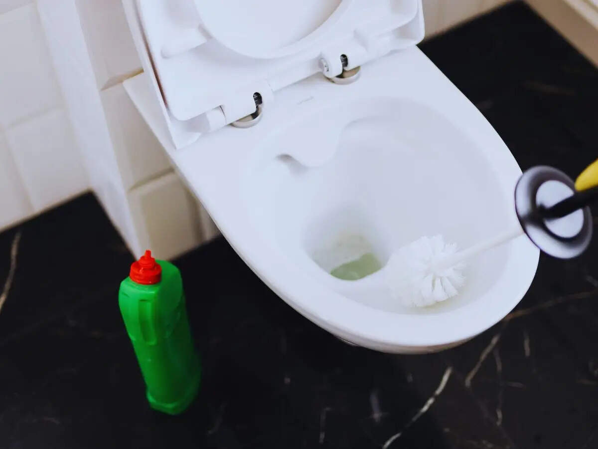 How to remove bad toilet smell fast: 5 expert-recommended simple solutions (#2 works the fastest)