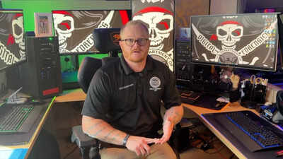 US Marine who lost both legs in Afghanistan in 2010 now leads 'Geek Squad': 'Nothing is truly ever deleted'
