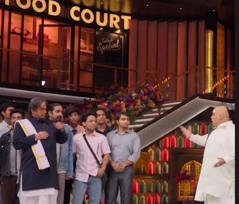 Varun Dhawan, Raghav Juyal, Ishaan Khatter, celebs shower praise on Sunil Grover's mimicry of Kader Khan: 'When you embody the soul..' - WATCH VIDEO |