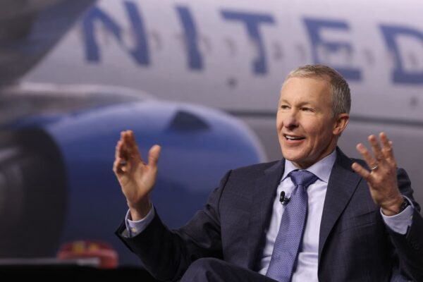 Stocks making the biggest moves midday: AGPU, ASTS, UAL, GEV