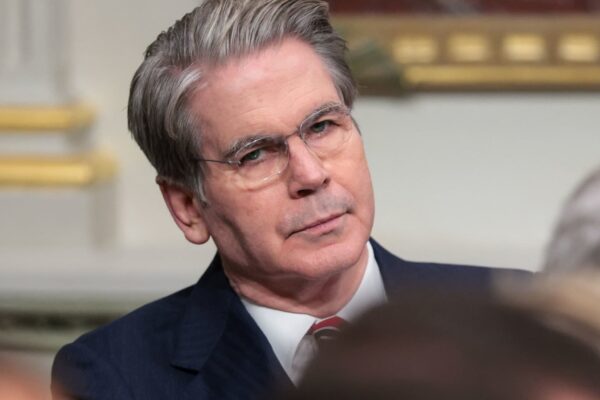 Treasury Secretary Bessent now says it's OK for the Fed to wait to lower rates amid oil surge