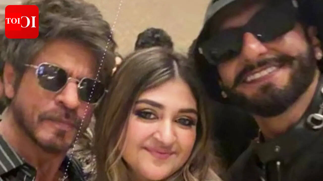 Shah Rukh Khan and Ranveer Singh pose together for a selfie amid backlash over silence on 'Dhurandhar: The Revenge' box office success |