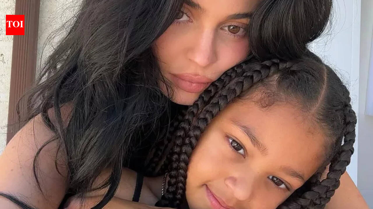 Kylie Jenner recalls crying as she watched an episode of ‘KUWTK’ with daughter Stormi: ‘I don't know what hit me’ | English Movie News