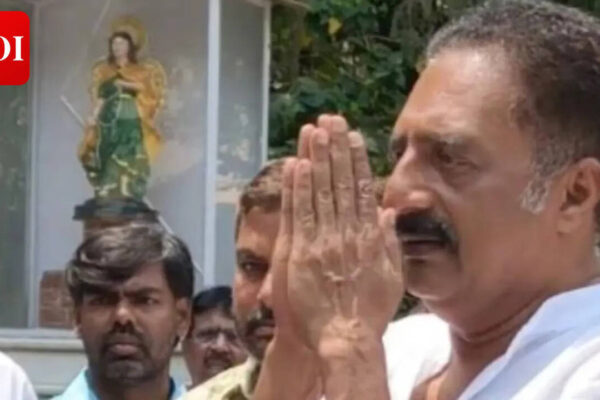 Prakash Raj responds to backlash over mother's funeral rites: 'Will you hate-mongering monsters understand this?' | Tamil Movie News