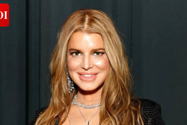 Jessica Simpson is dating musician Thomas Eisenhood amid Eric Johnson's split: Inside her new romance | English Movie News