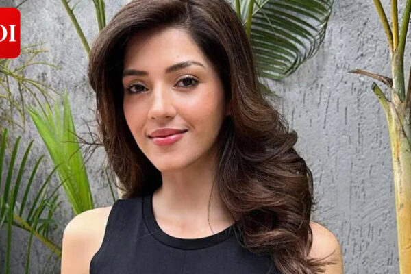 Exploring Mehreen Pirzada's Cozy Mumbai Home: A Blend of Green Shades and Cherished Memories |