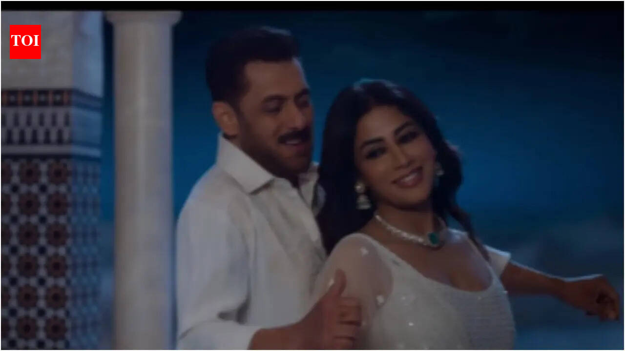 ‘Maatrubhumi’: Salman Khan and Chitrangda Singh's ‘Chand Dekh Lena’ BTS video went viral | Hindi Movie News