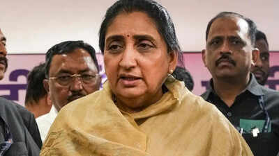 Baramati bypoll: Congress withdraws to pave way for Sunetra Pawar, 30 independent candidates still in fray | Pune News