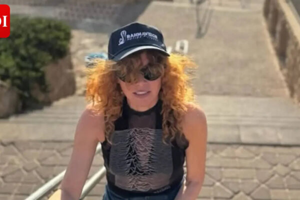 Natasha Lyonne escorted from plane, misses ‘The Drew Barrymore’ show; Actress posts about recent event |
