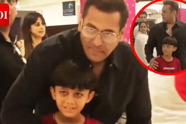 Salman Khan's security springs into action as fan puts arm around him; actor gestures team to calm down - WATCH |