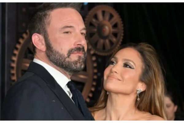 Ben Affleck gives ex-wife Jennifer Lopez USD 60 million mansion for FREE |