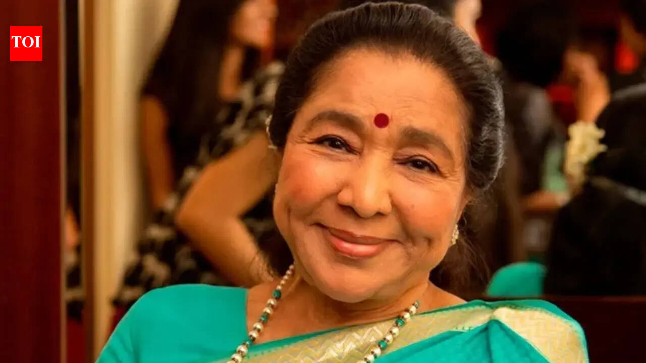 When Asha Bhosle spoke about singing live on stage at the age of 90 and suriving through difficult times in her life |