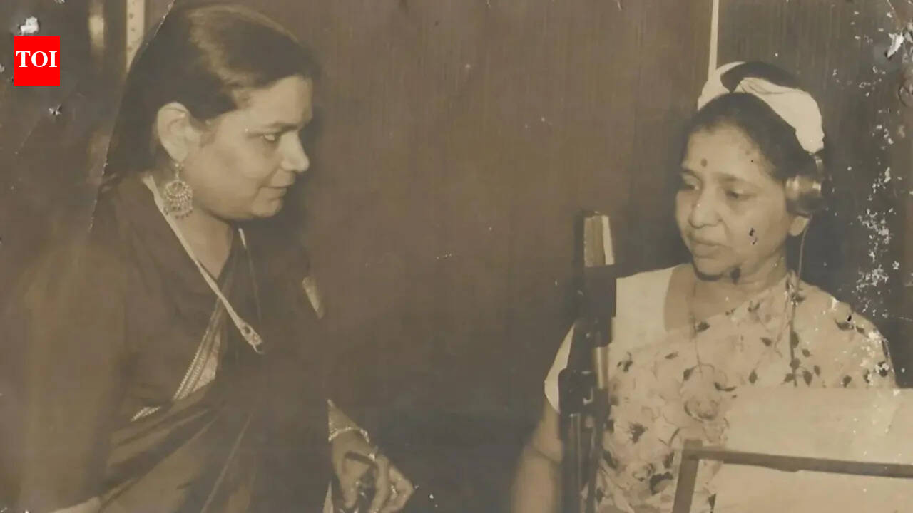 Asha Bhosle: Usha Uthup pays her respects to Asha Bhosle: Remembers recording ‘Momere Putul’ - ‘Thank you for the music’ |