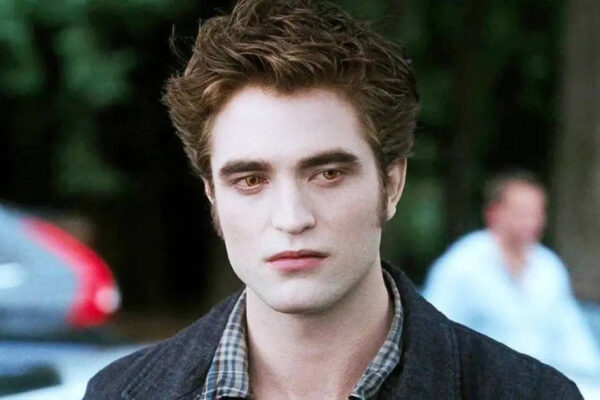 Robert Pattinson reflects on his acting in ‘Twilight’ 20 years later: ‘It’s very strange’ |