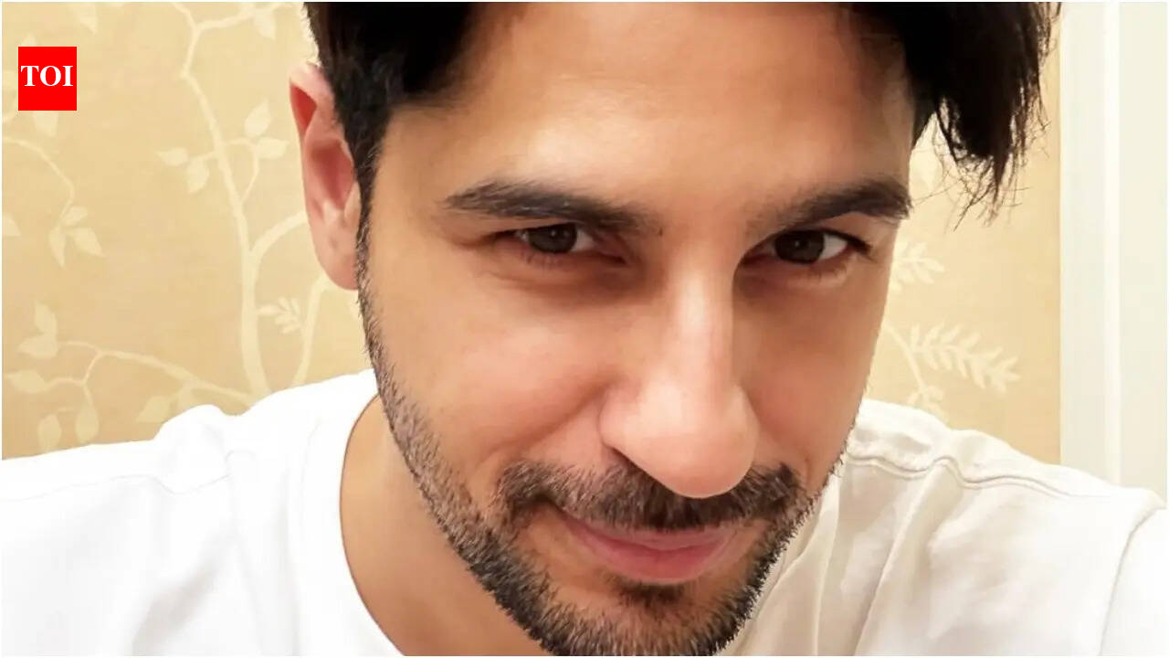 Sidharth Malhotra sports baby Saraayah's bow clip in an adorable 'girl dad' photo, fans call him 'Pookie' |