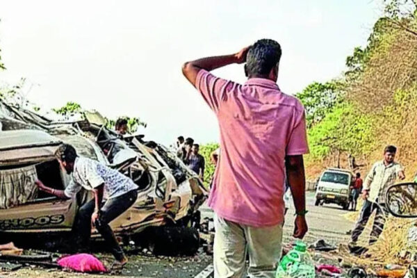 9 tourists from Kerala killed as van plunges into gorge in Tamil Nadu | Coimbatore News