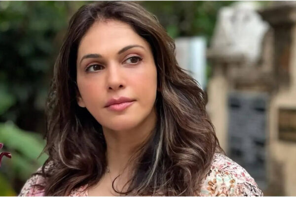 'Every missed ID check puts a young life in danger': Isha Koppikar slams underage drinking in Mumbai, says minors given alcohol "freely" | Hindi Movie News