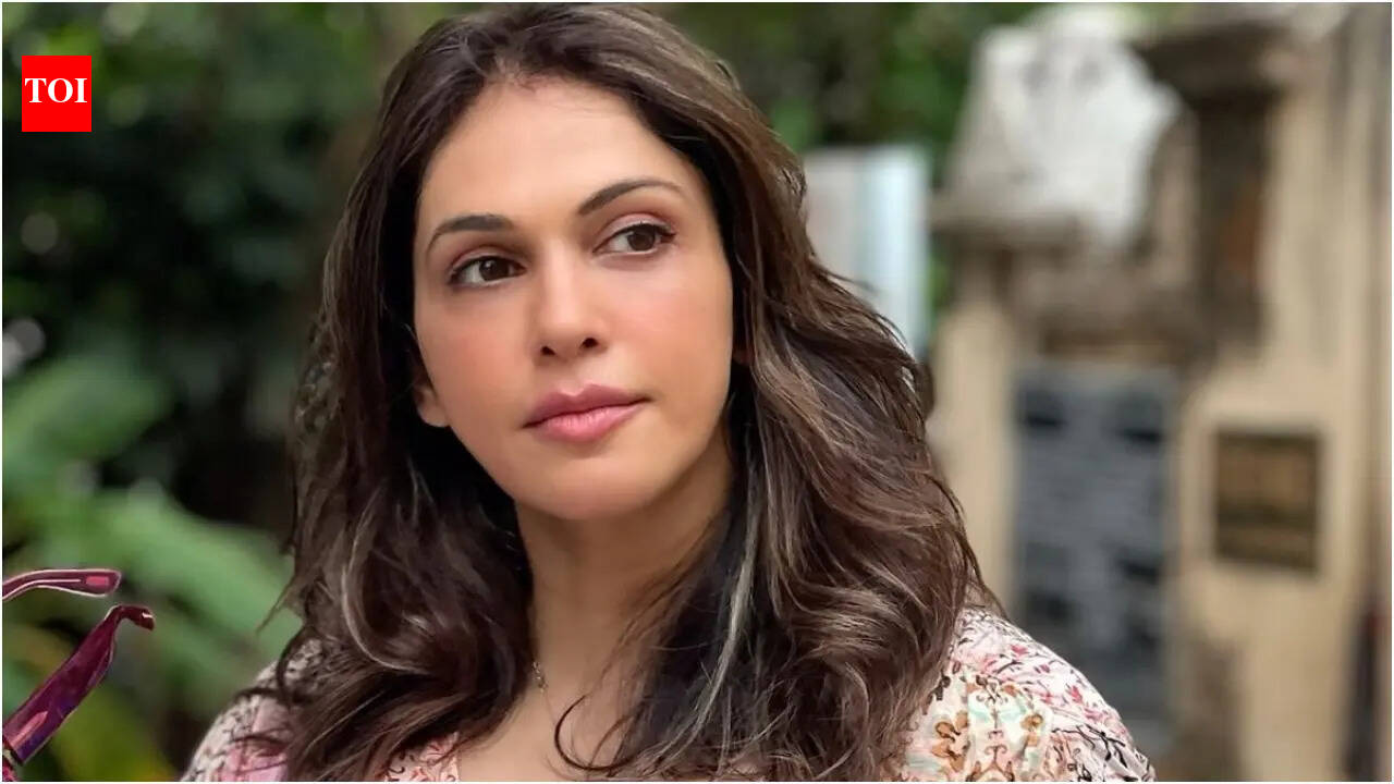 'Every missed ID check puts a young life in danger': Isha Koppikar slams underage drinking in Mumbai, says minors given alcohol "freely" | Hindi Movie News