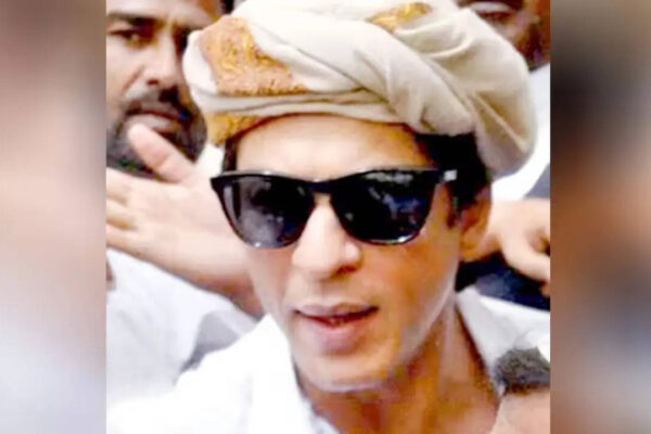 'Shah Rukh Khan was pushed into Ajmer Dargah, there was lathi charge by police,' recalls security in-charge, reveals how calm the actor was |